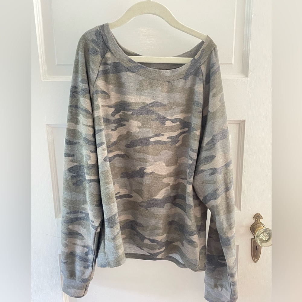 Camo ALYA Francesca’s top